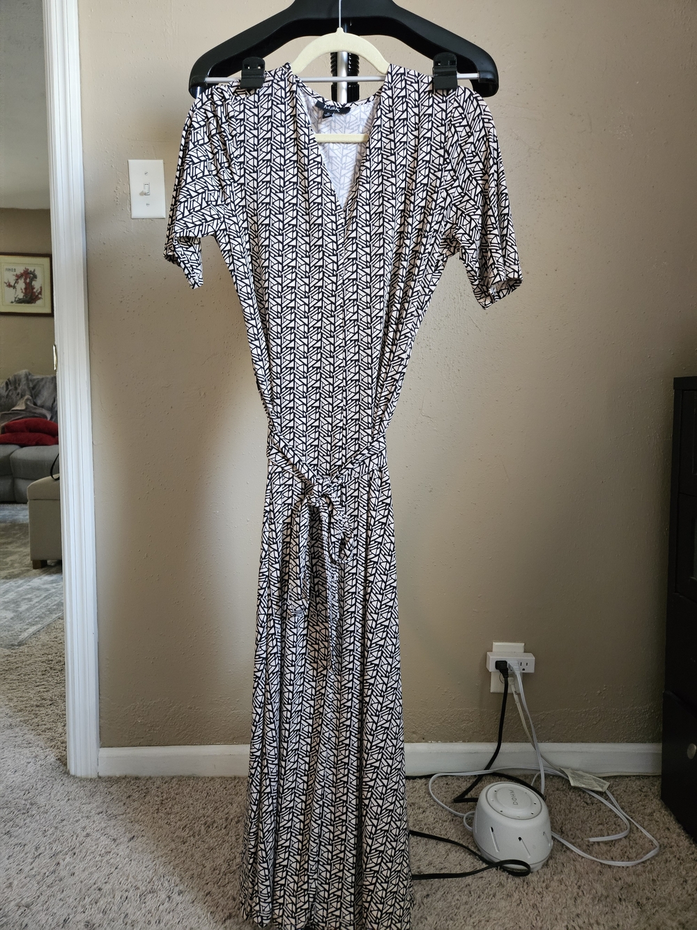 Black & Light Tan Geometric Maxi Dress